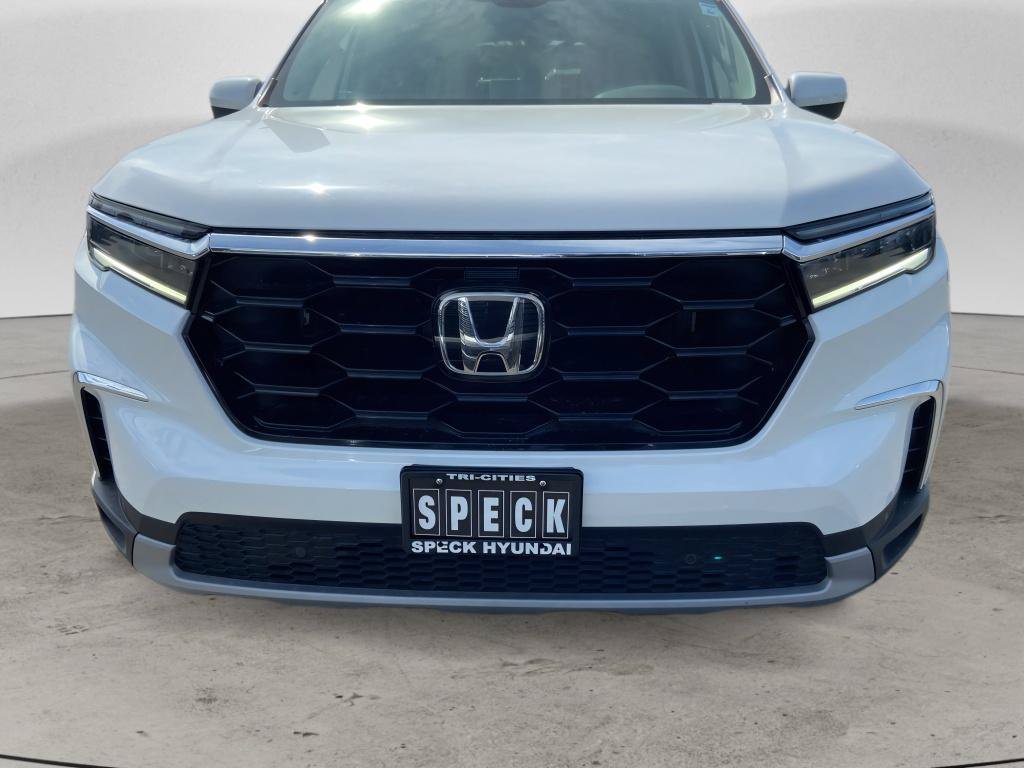 Used 2023 Honda Pilot Touring image 2