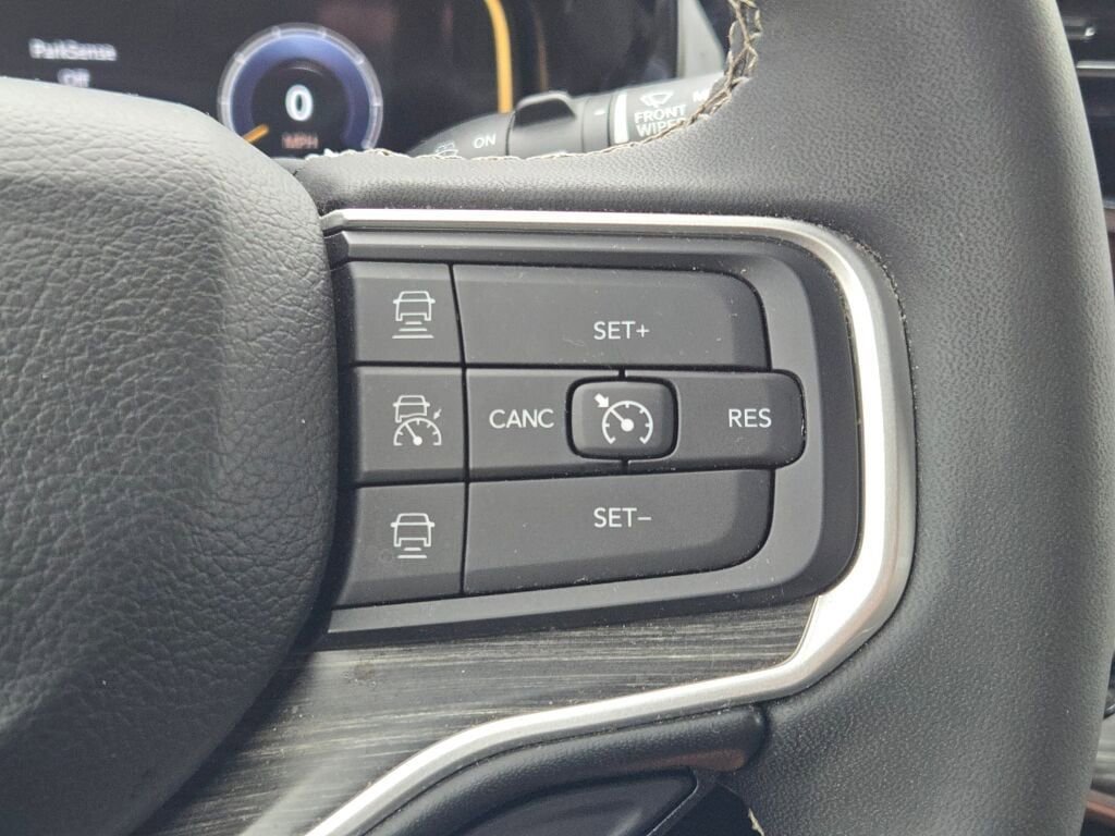 Used 2023 Jeep Wagoneer Series III w/ Preferred Equipment Group image 33