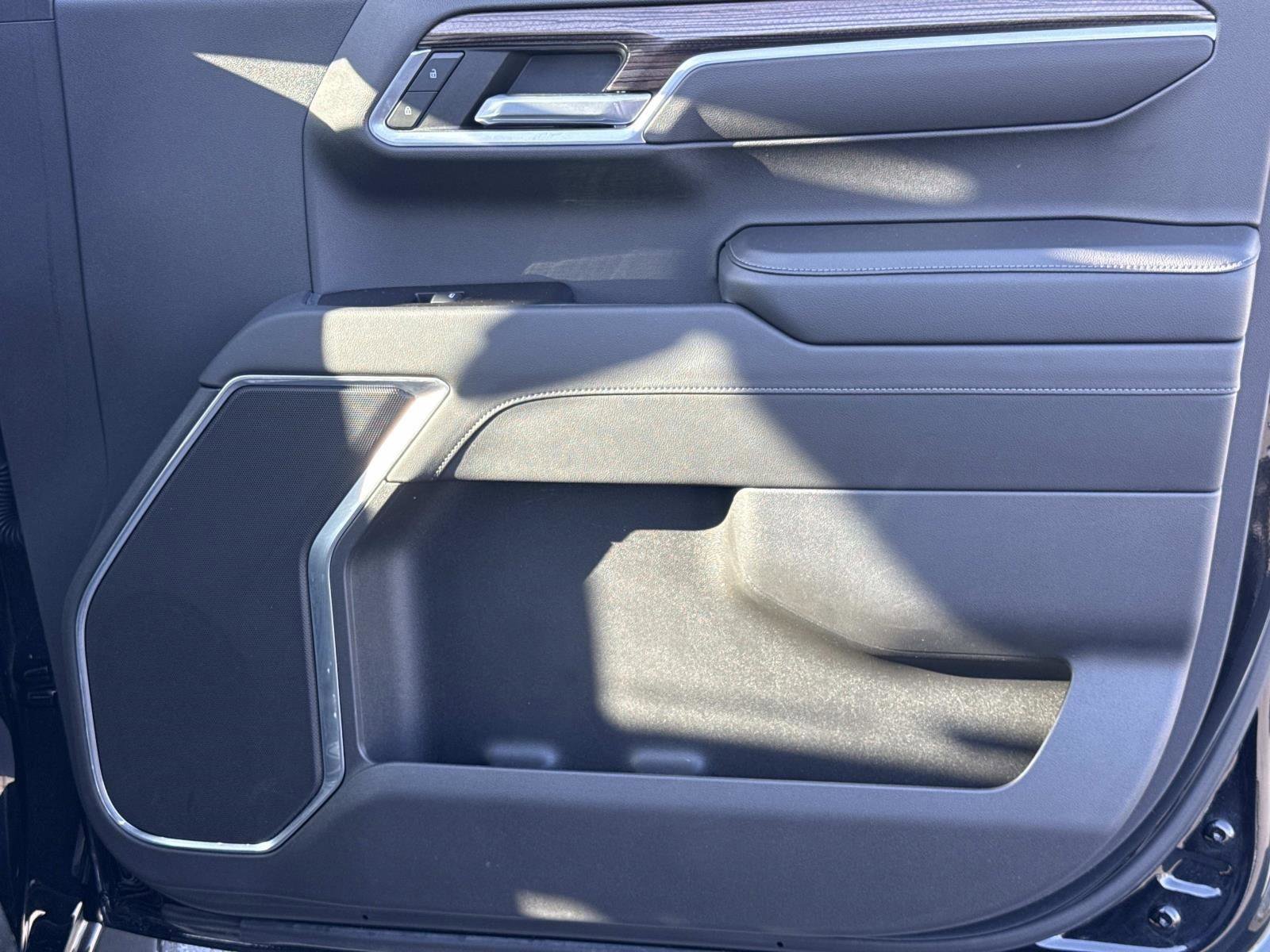 Used 2022 Chevrolet Silverado 1500 LT AWD/4WD image 17