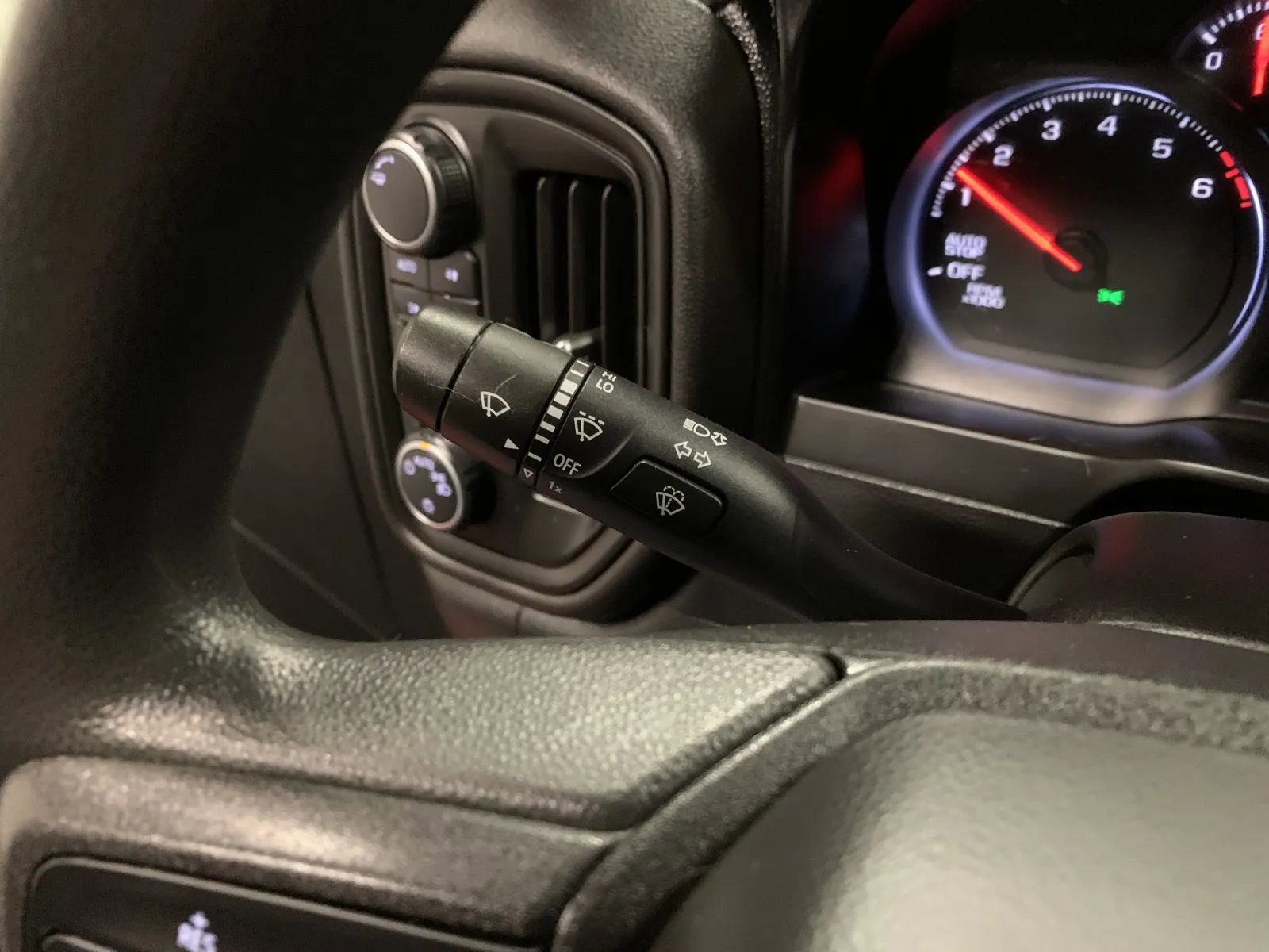 Used 2020 Chevrolet Silverado 1500 Custom w/ Custom Value Package image 25