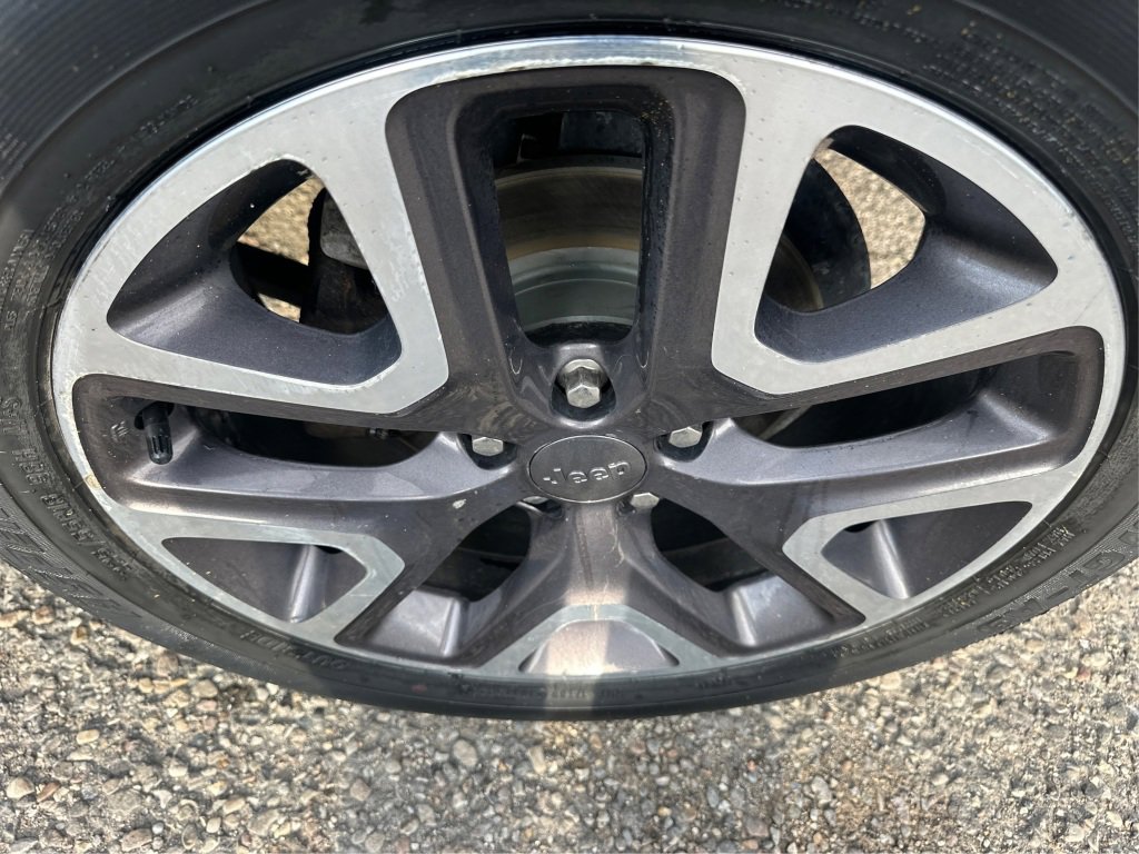 Used 2015 Jeep Renegade Latitude w/ Cold Weather Group image 19