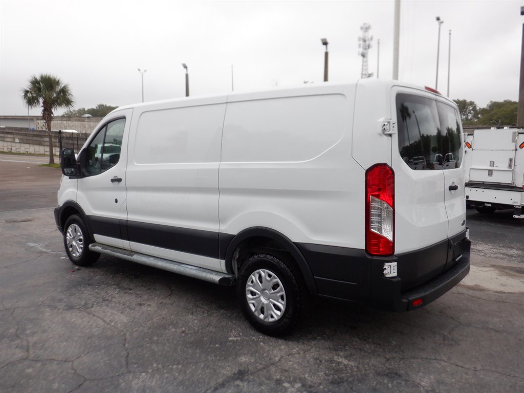 Used 2017 Ford Transit 250 130 Low Roof w/ Exterior Upgrade Package RWD image 3