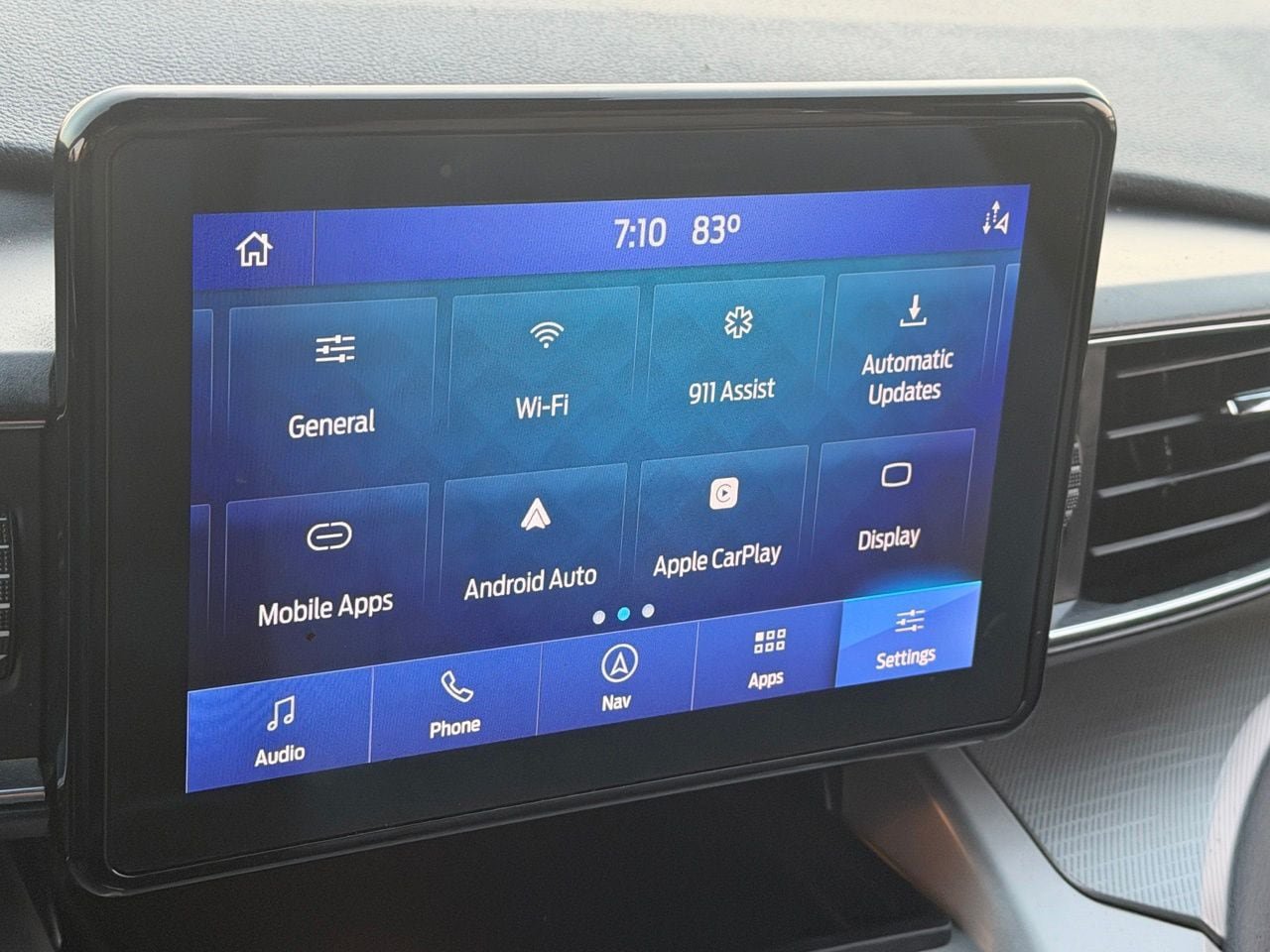 Used 2021 Ford Explorer XLT w/ Equipment Group 202A RWD image 26