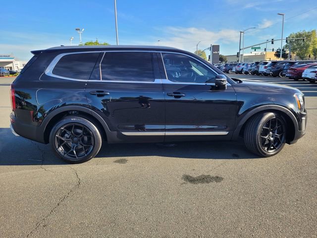 Used 2022 Kia Telluride EX w/ EX Premium Package image 3