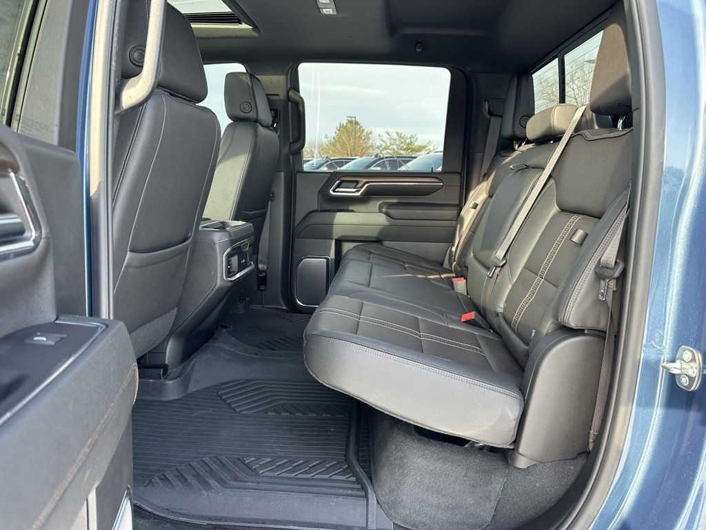 Used 2024 Chevrolet Silverado 2500 High Country image 13