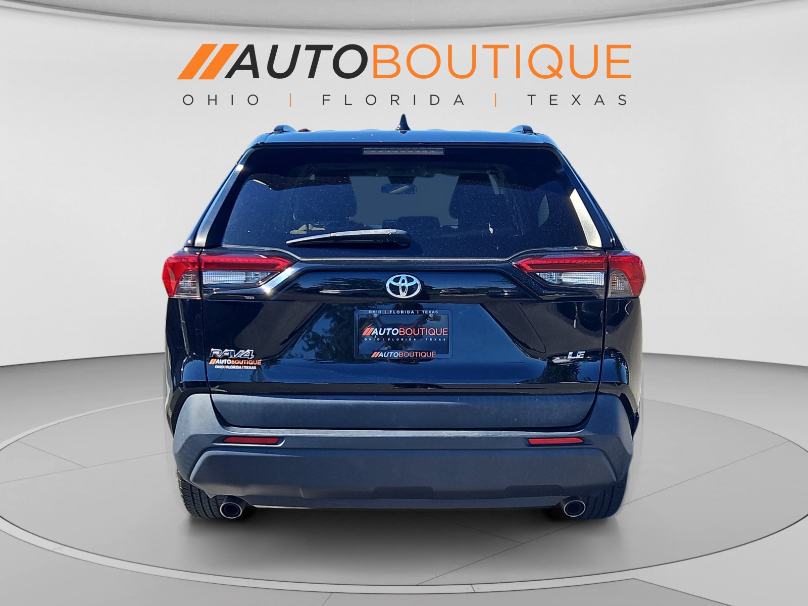 Used 2020 Toyota RAV4 LE FWD image 4