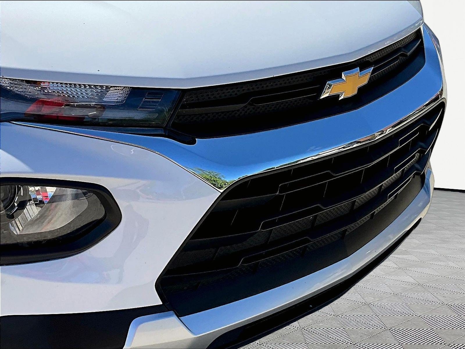 Used 2023 Chevrolet TrailBlazer LT w/ Convenience Package FWD image 32