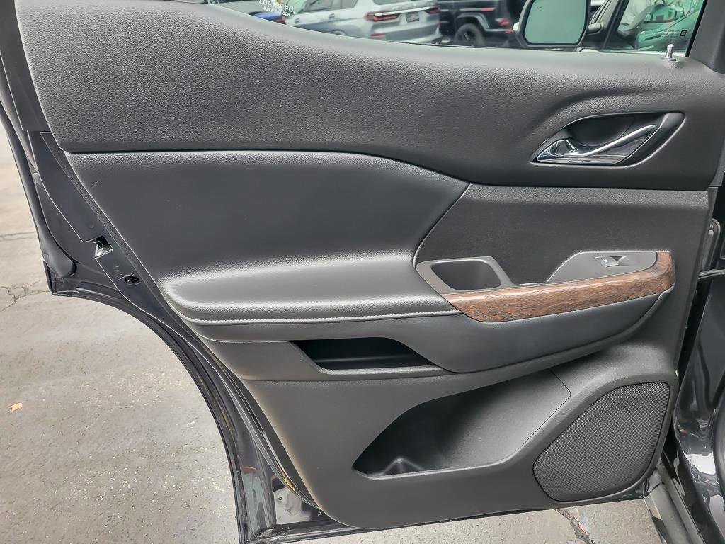 Used 2020 GMC Acadia Denali image 19