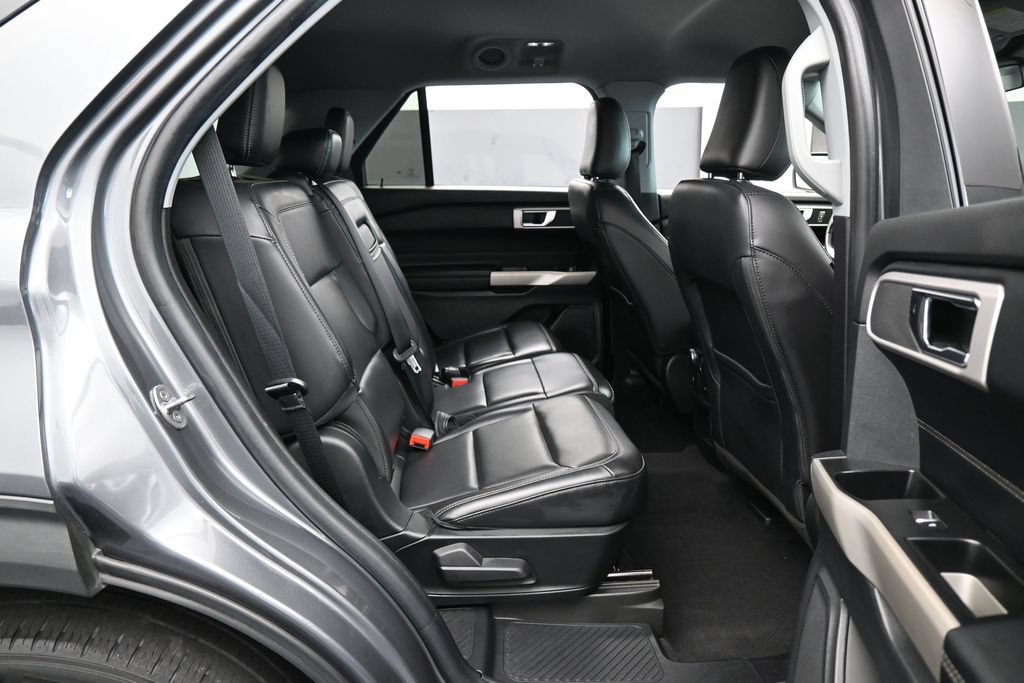 Used 2021 Ford Explorer XLT w/ Equipment Group 202A RWD image 37