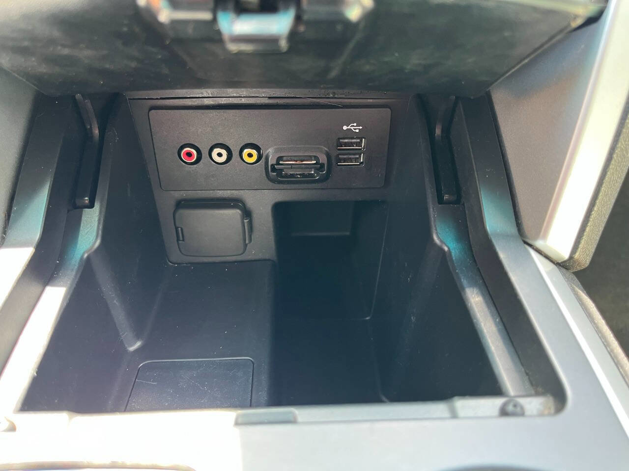 Used 2013 Ford Explorer Limited image 16