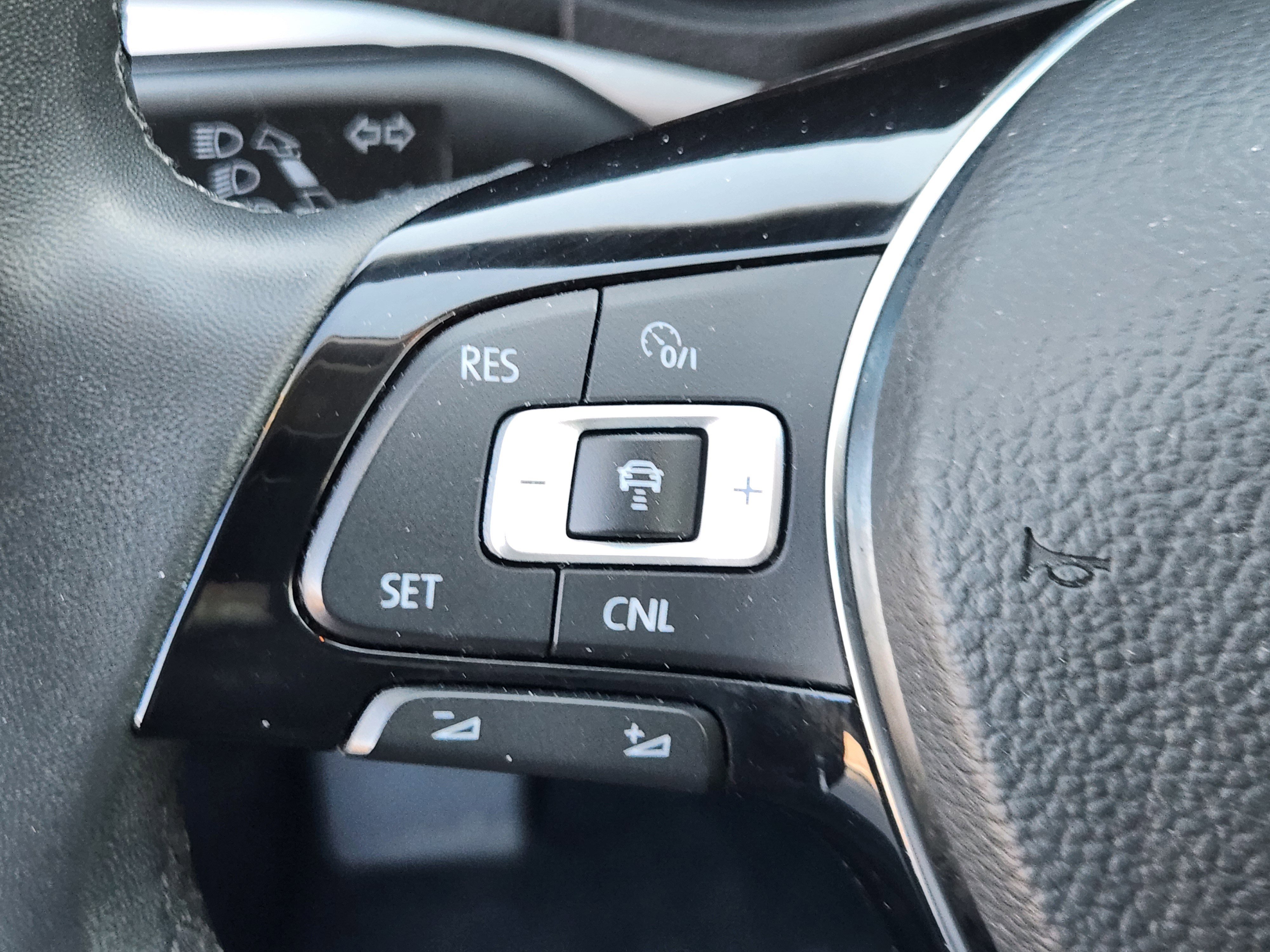 Used 2022 Volkswagen Passat 2.0T SE image 22