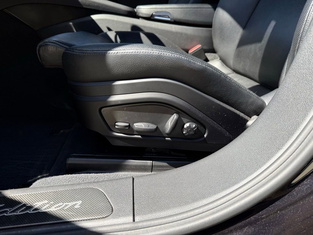 Used 2023 Porsche Panamera 4 Platinum Edition image 13