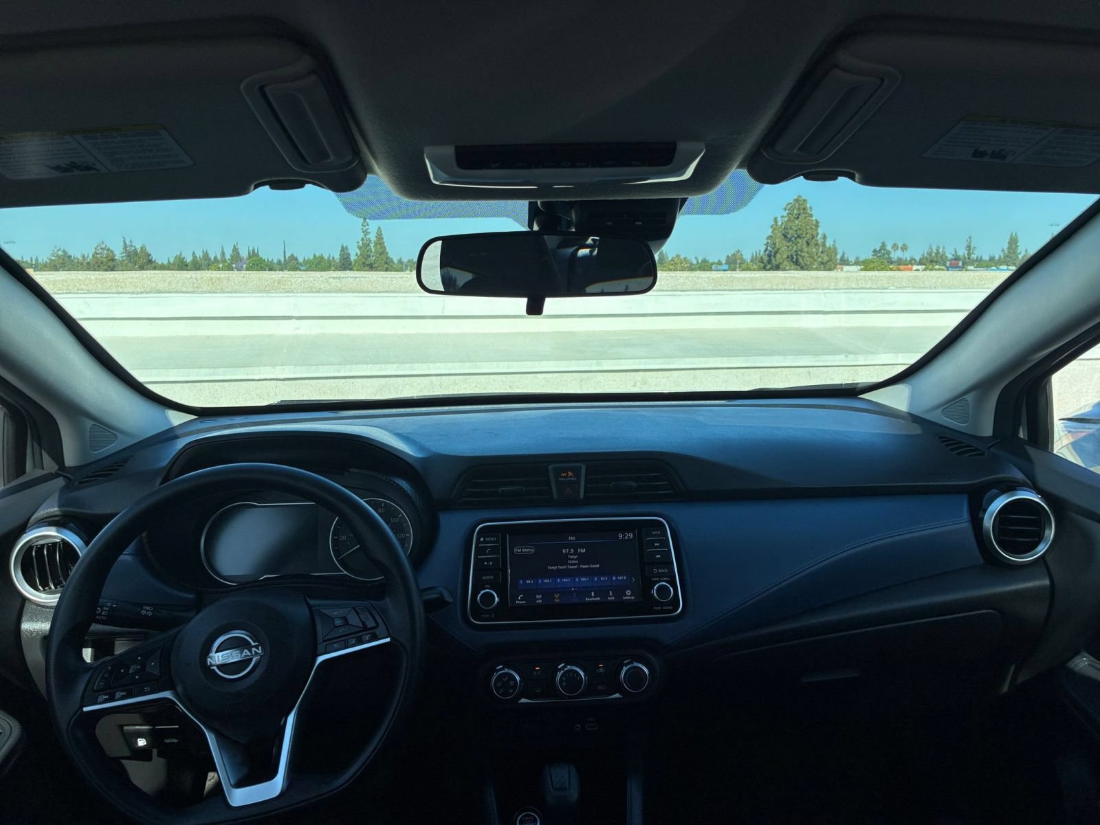 Used 2025 Nissan Versa SV FWD image 31