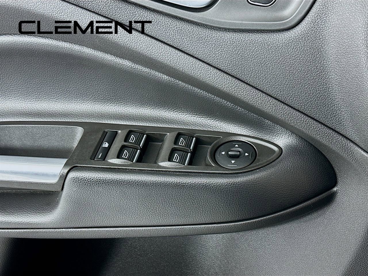 Used 2019 Ford Escape SEL image 26