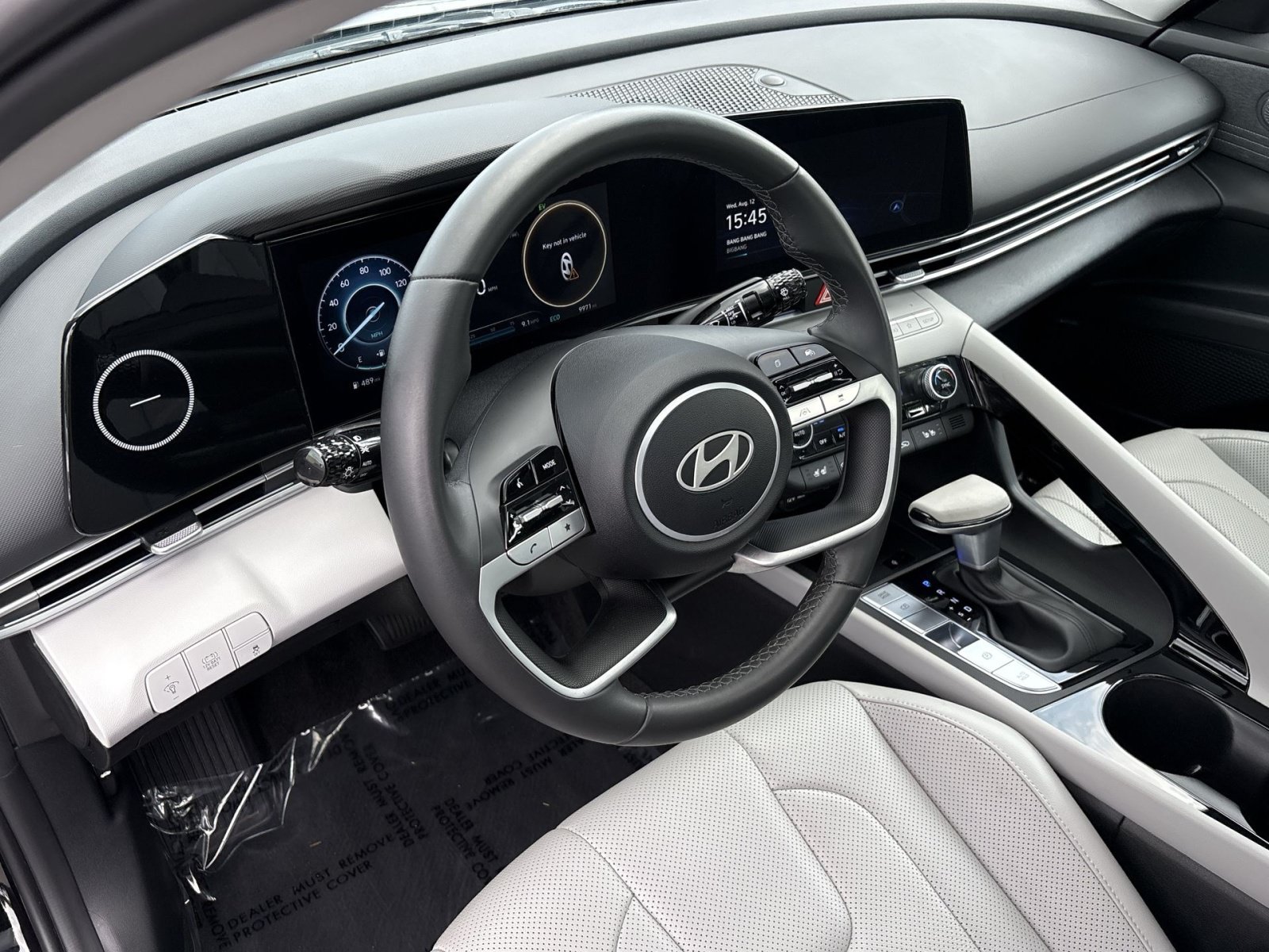 Used 2025 Hyundai Elantra Limited FWD image 16