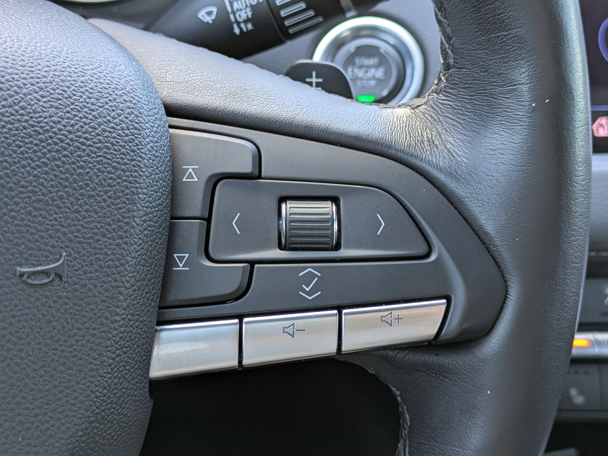 Used 2022 Cadillac XT4 Premium Luxury w/ Enhanced Visibility Package image 23