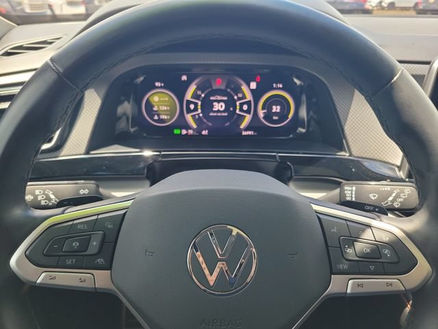 Used 2024 Volkswagen Atlas Peak Edition SEL AWD/4WD image 23