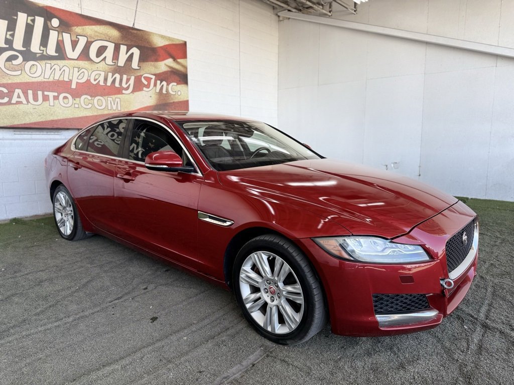 Used 2017 Jaguar XF Premium image 5
