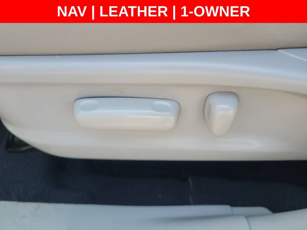 Used 2011 Toyota Venza AWD w/ Premium Pkg #2 image 22