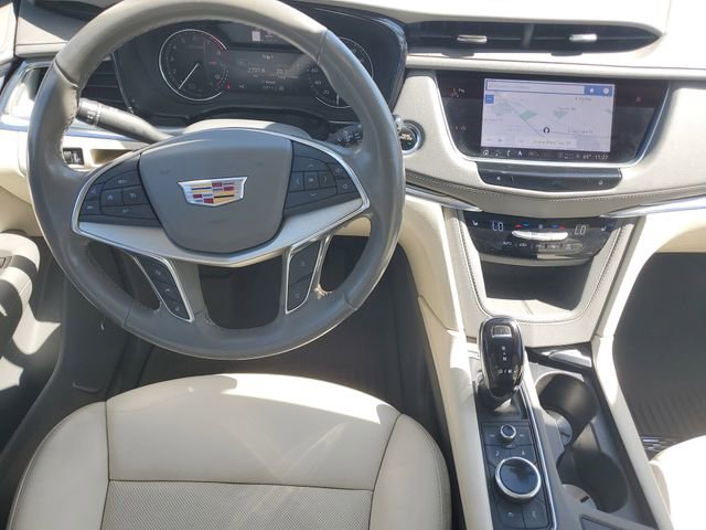 Certified 2022 Cadillac XT5 Premium Luxury w/ LPO, Floor Liner Package AWD/4WD image 11