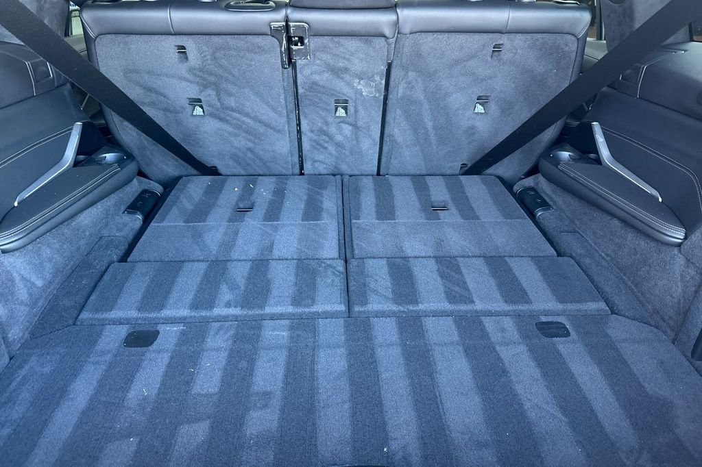 Used 2023 BMW X7 xDrive40i w/ M Sport Package image 16