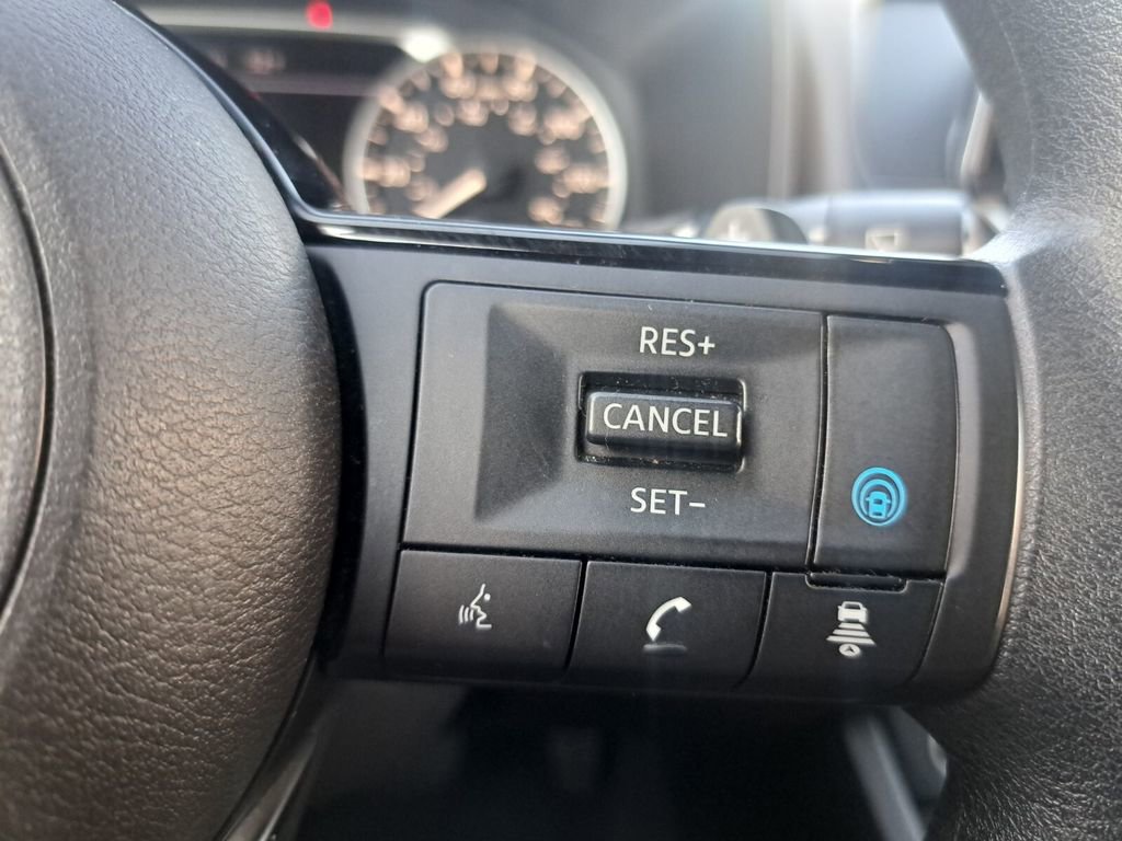 Used 2023 Nissan Rogue SV image 13