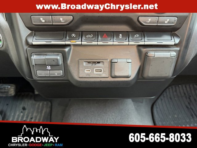 Used 2020 Chevrolet Silverado 1500 LT w/ All-Star Edition image 17