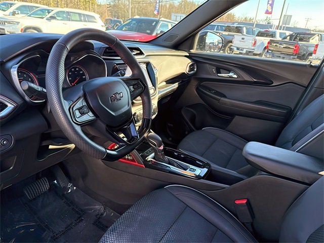 Used 2023 Chevrolet TrailBlazer RS w/ Sun and Liftgate Package image 14