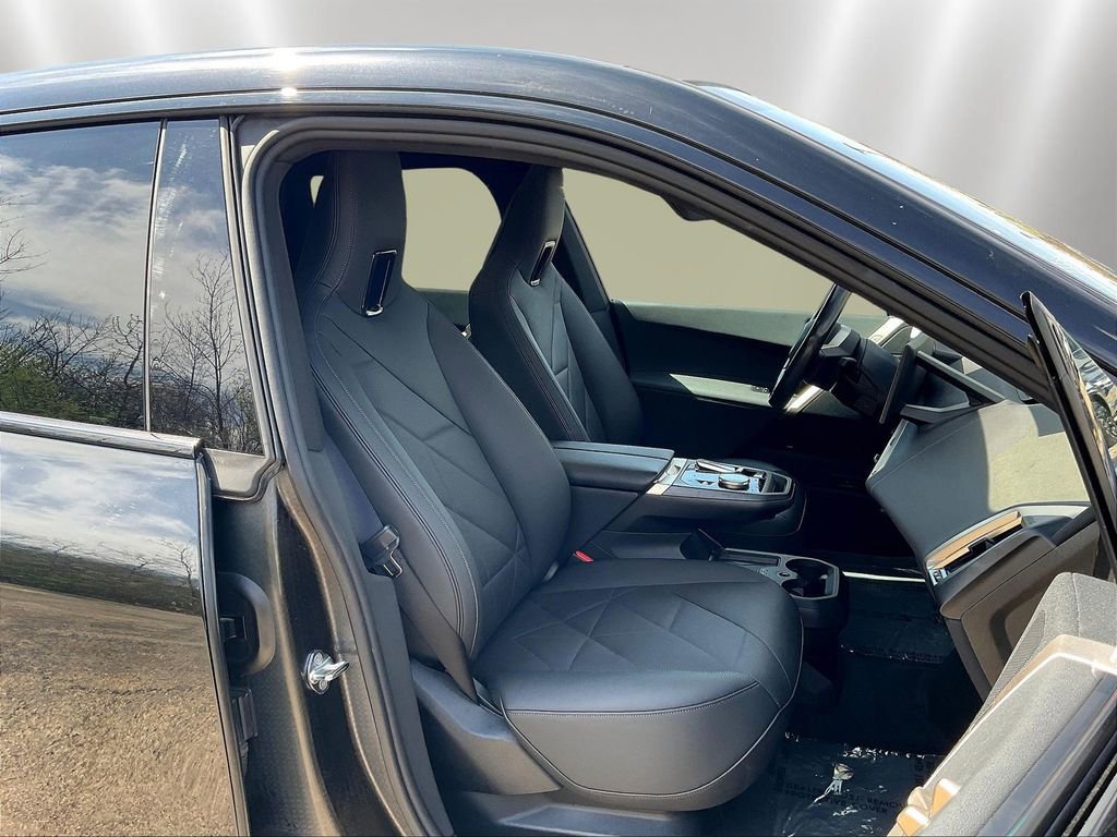 Used 2023 BMW iX xDrive50 w/ Sport Package AWD/4WD image 29