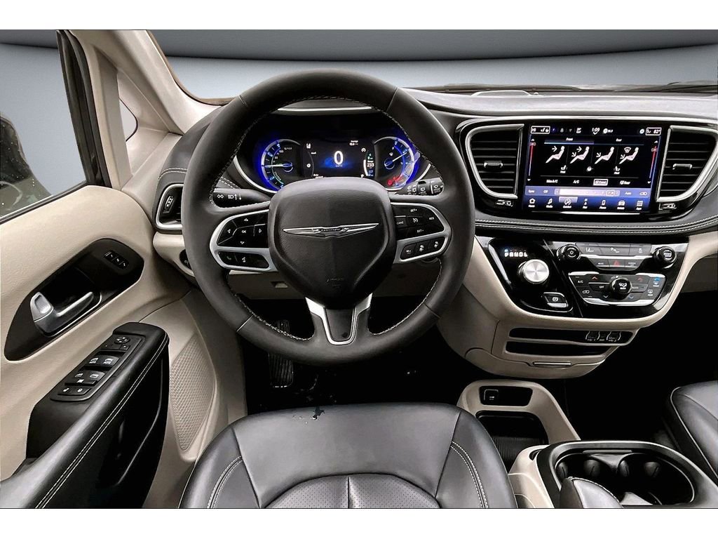 Certified 2024 Chrysler Pacifica Select image 6