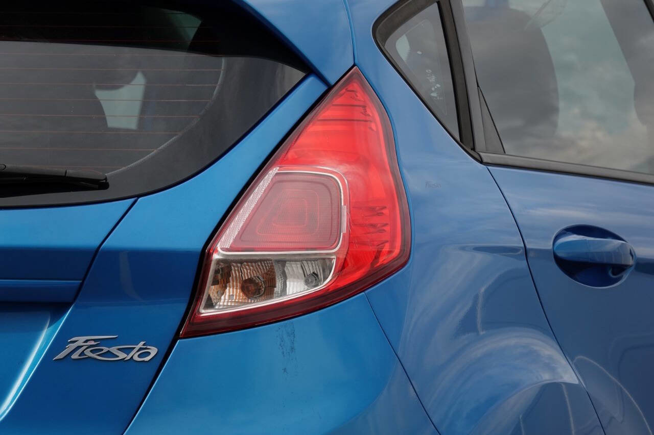 Used 2014 Ford Fiesta SE w/ Equipment Group 201A FWD image 26