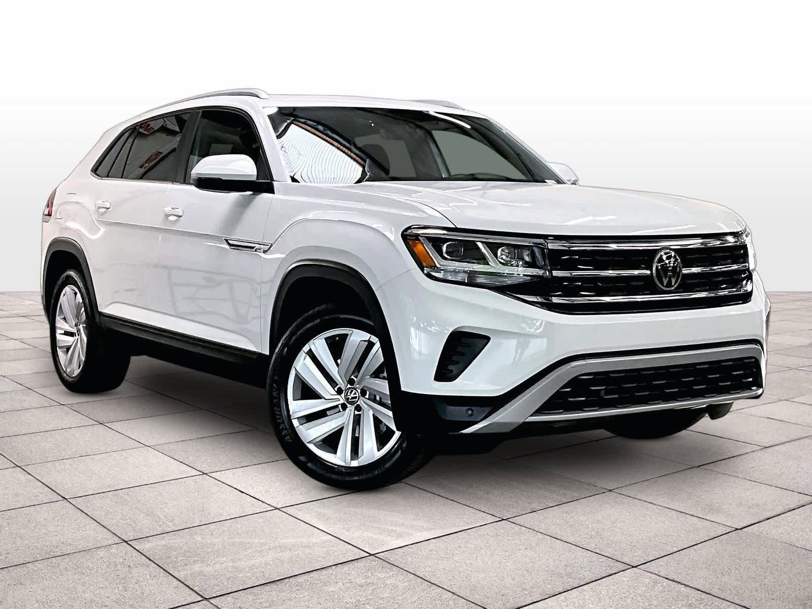 Used 2022 Volkswagen Atlas Cross Sport SE FWD image 2