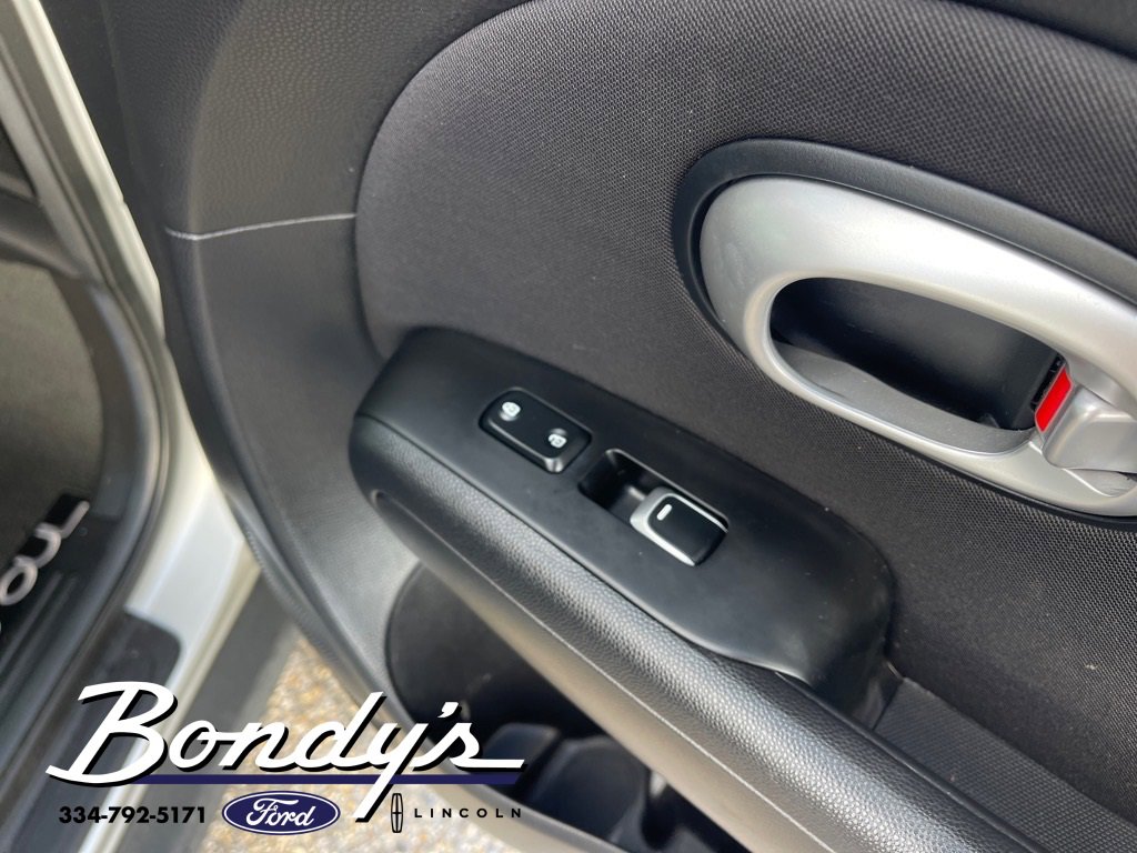Used 2017 Kia Soul image 23
