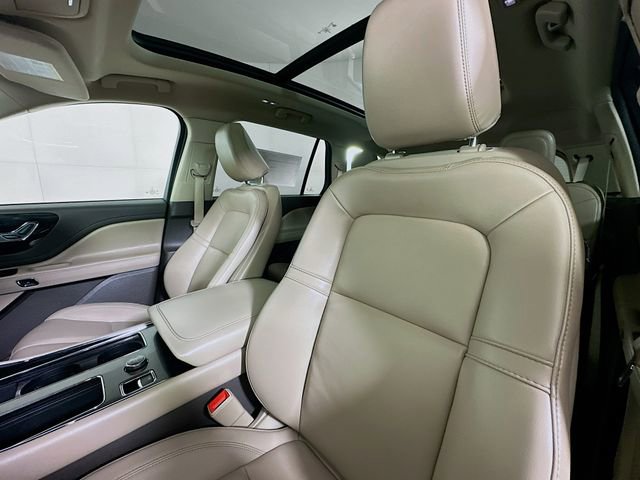 Used 2022 Lincoln Aviator AWD w/ Premium Package image 22