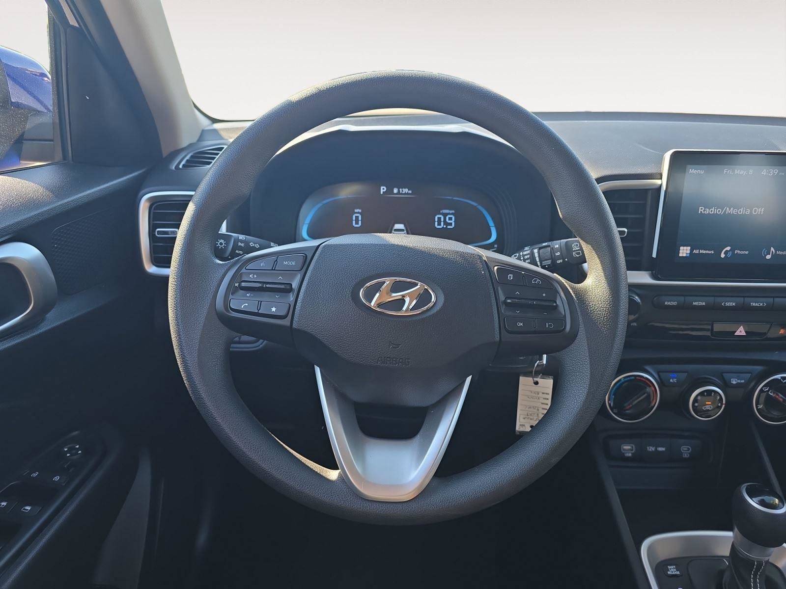 Certified 2023 Hyundai Venue SE FWD image 11