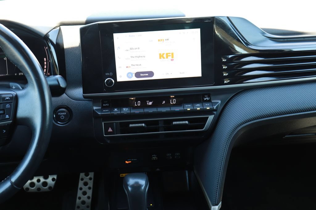 Used 2025 Toyota Camry SE FWD image 16