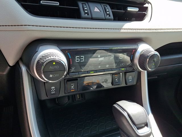 Certified 2021 Toyota RAV4 XLE Premium AWD/4WD image 16