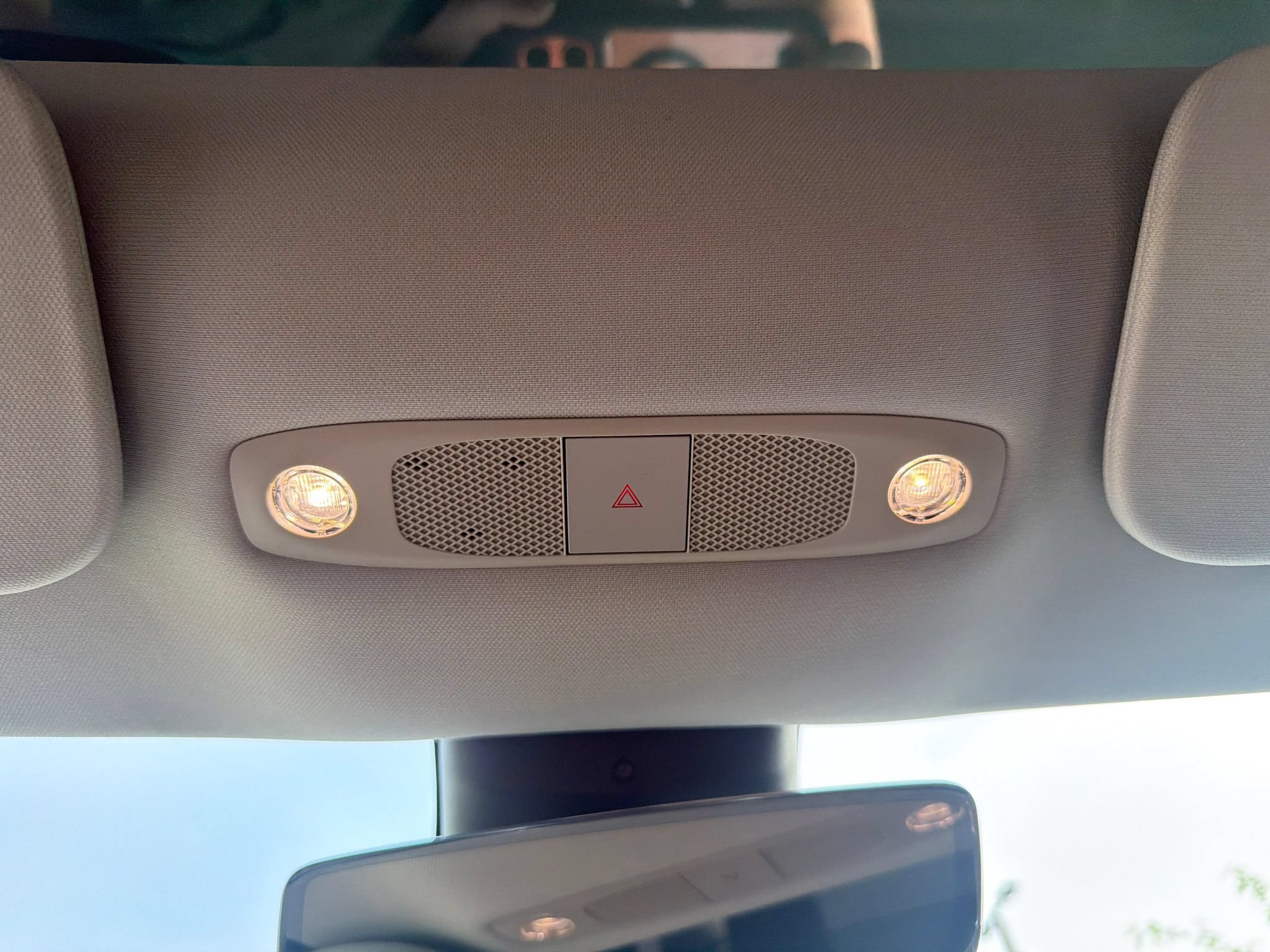 Used 2018 Tesla Model 3 Long Range RWD image 19