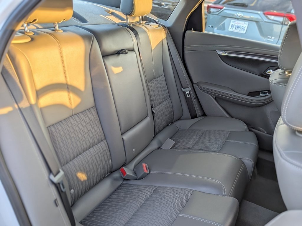 Used 2018 Chevrolet Impala LT image 17