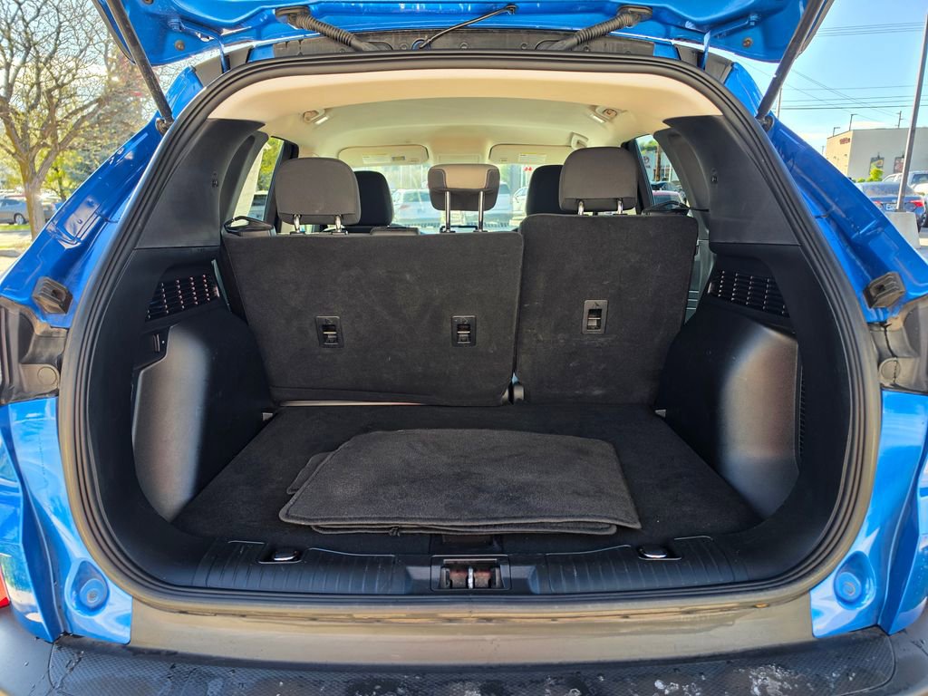 Used 2021 Ford Escape SE w/ SE Sport Appearance Package image 12