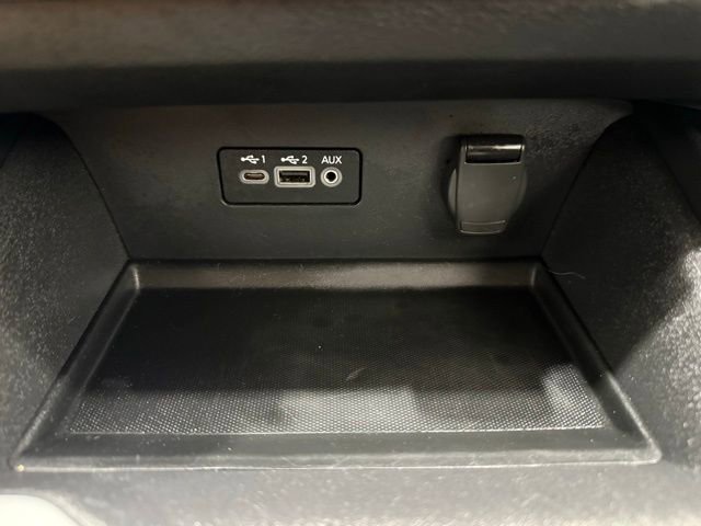 Used 2025 Nissan Altima 2.5 SV FWD image 35