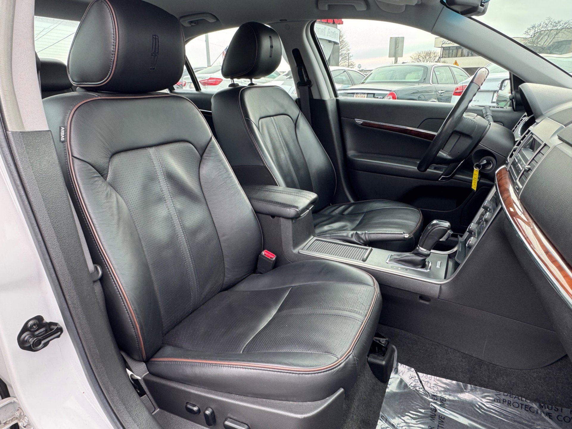 Used 2011 Lincoln MKZ image 24