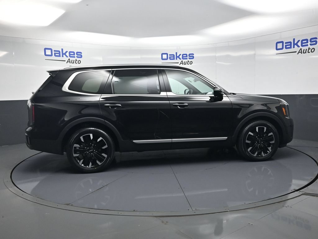 Certified 2025 Kia Telluride SX Prestige AWD/4WD image 8