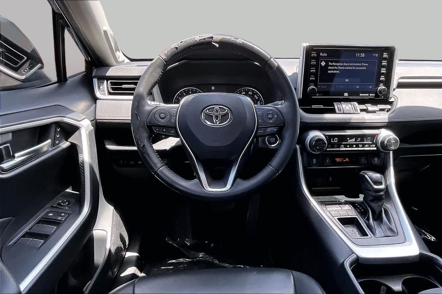 Used 2020 Toyota RAV4 XLE Premium FWD image 7