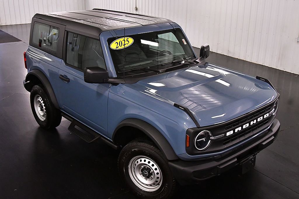 Used 2025 Ford Bronco 2-Door AWD/4WD image 11