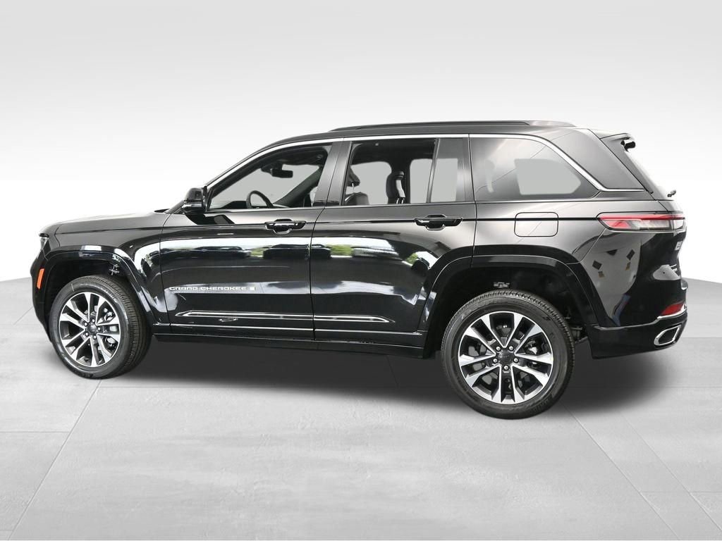 Used 2024 Jeep Grand Cherokee Overland w/ Luxury Tech Group IV image 3