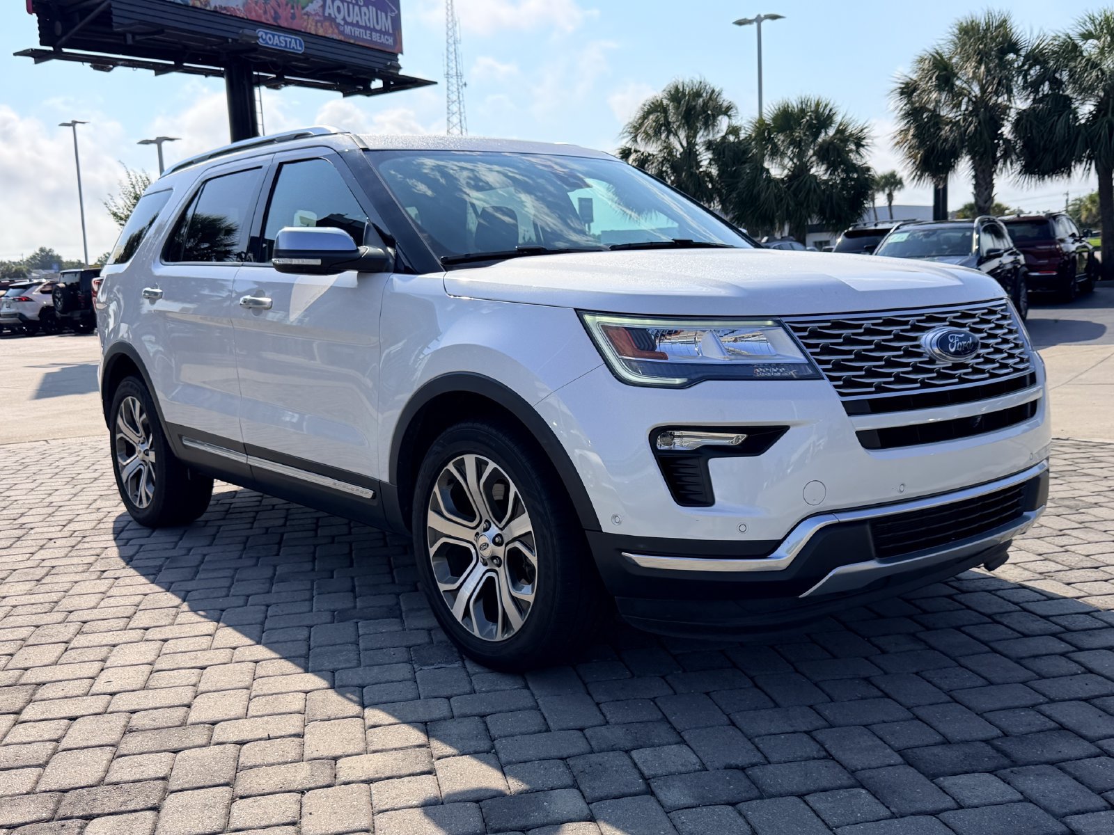 Used 2019 Ford Explorer Platinum AWD/4WD image 7