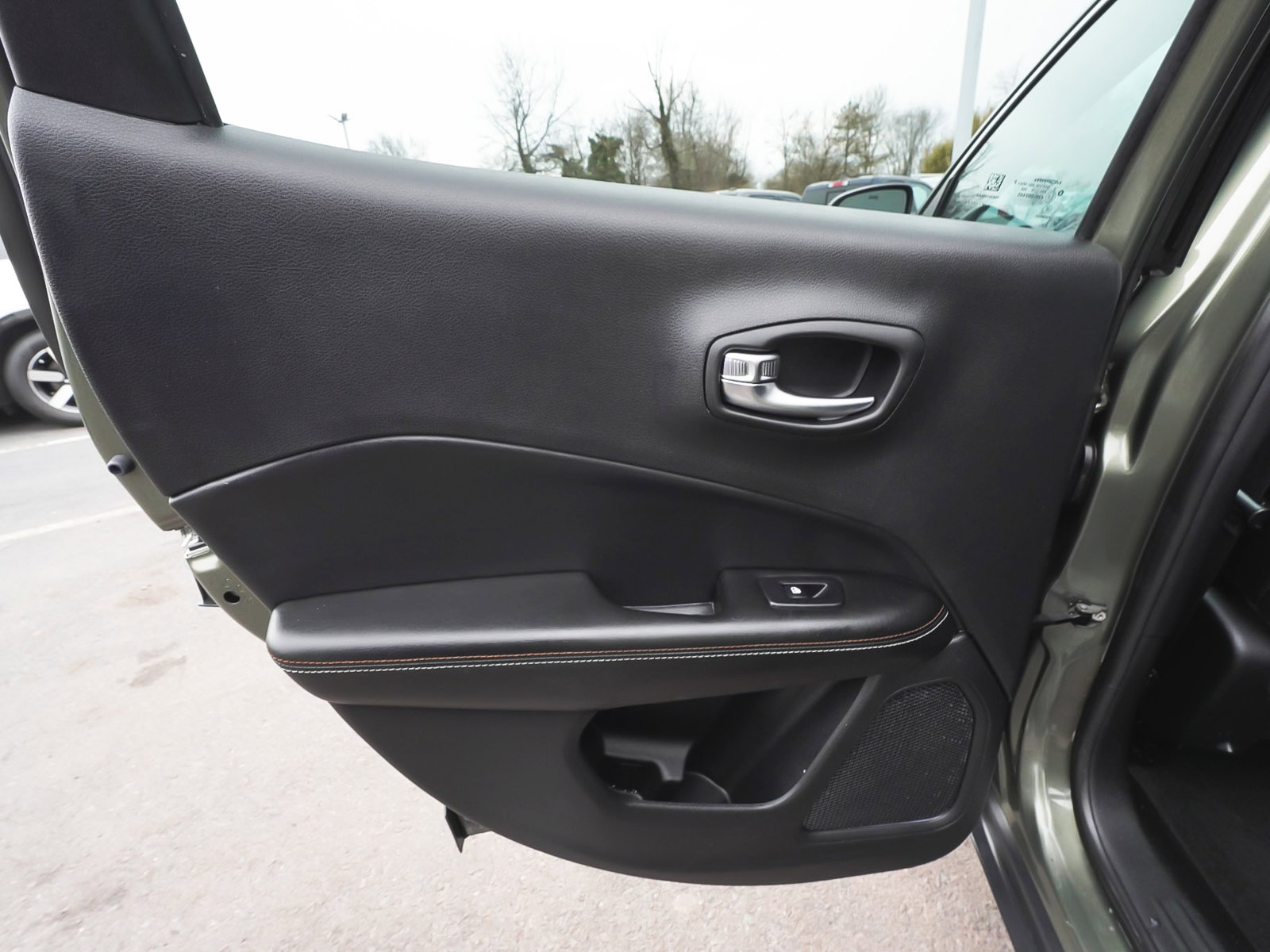 Used 2019 Jeep Compass Latitude w/ Popular Equipment Group image 11