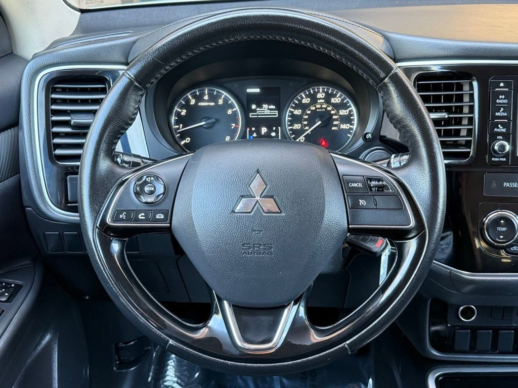 Used 2017 Mitsubishi Outlander ES AWD/4WD image 32