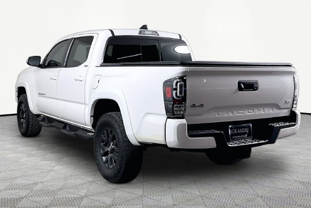 Used 2022 Toyota Tacoma SR5 w/ Technology Package AWD/4WD image 4